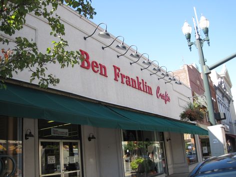 ben-franklin-building-bg